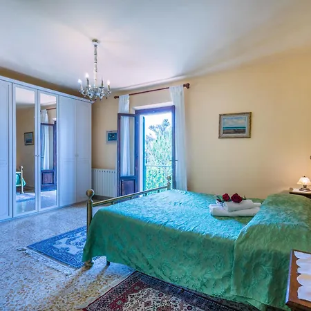 Locazione Turistica L'uccelliera - Smn132 Apartment